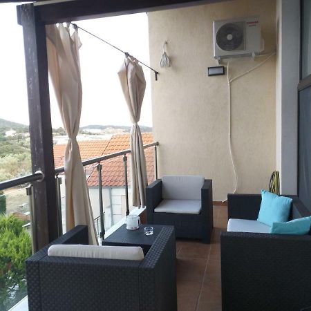 Villa Le Attique à Nea Iraklitsa Extérieur photo