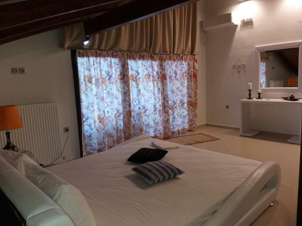Villa Le Attique à Nea Iraklitsa Extérieur photo