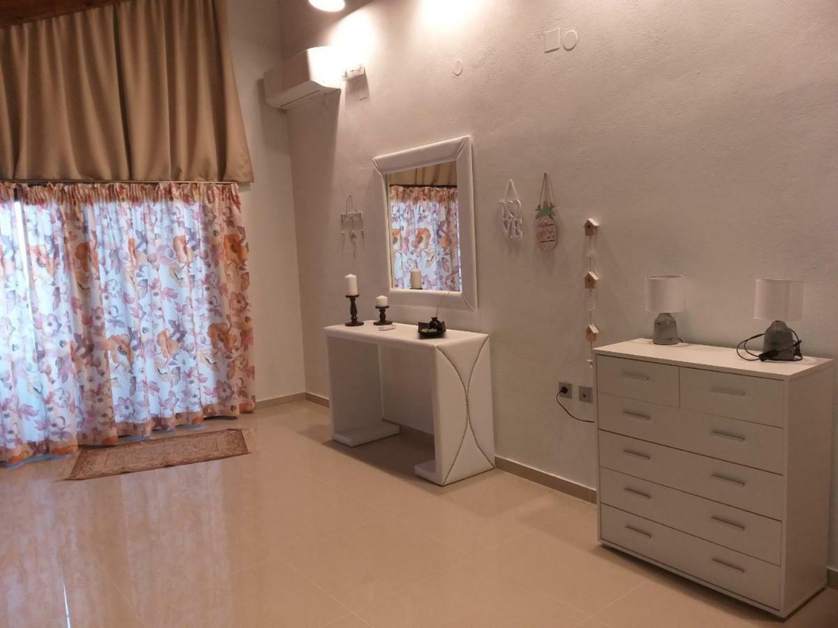 Villa Le Attique à Nea Iraklitsa Extérieur photo