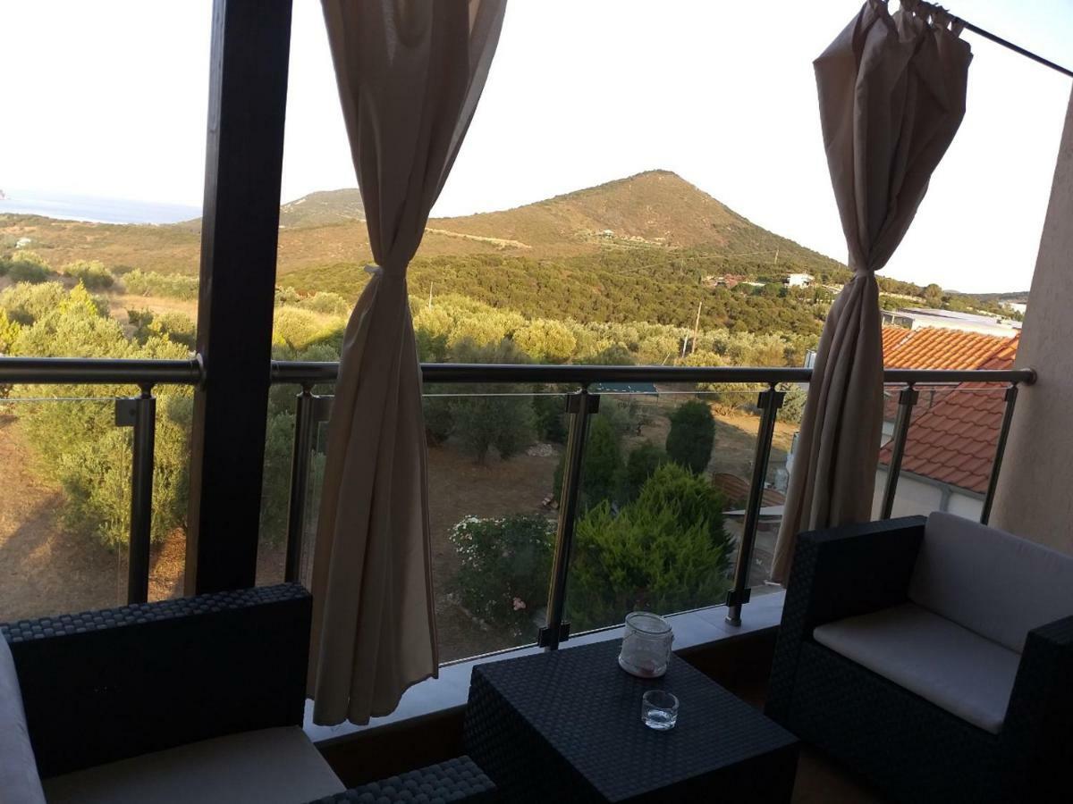 Villa Le Attique à Nea Iraklitsa Extérieur photo